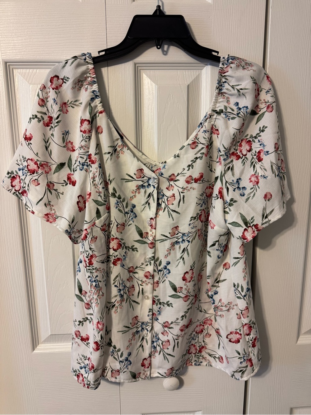 Women's Floral Button-Front Blouse - White with Pink & Green Bloom
